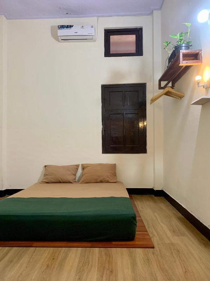 Good Feeling Hostel Banyuwangi  Phòng bức ảnh